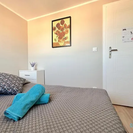 Privatunterkunft Gogh - 10 Minutes To Old Town & Sea