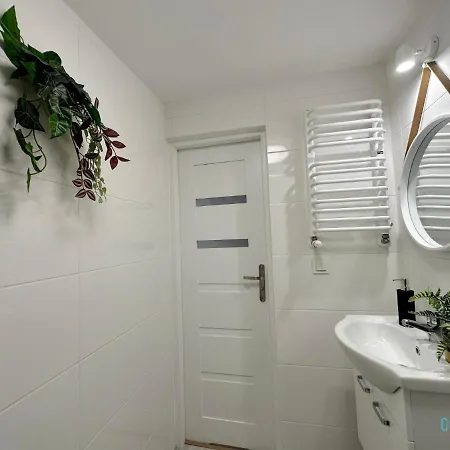 Gogh - 10 Minutes To Old Town & Sea Homestay *