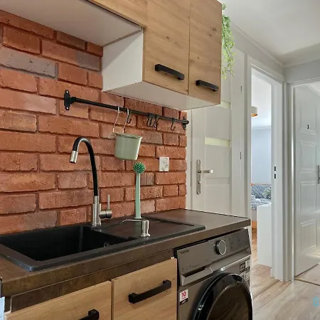 Gogh - 10 Minutes To Old Town & Sea Homestay *