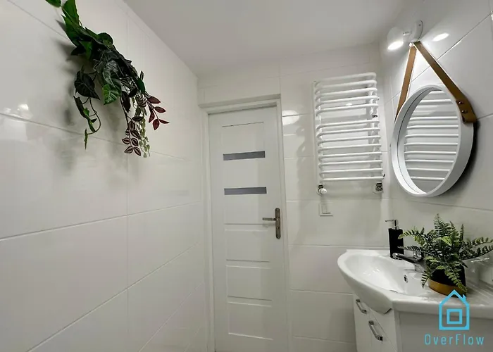 Gogh - 10 Minutes To Old Town & Sea ホームステイ *