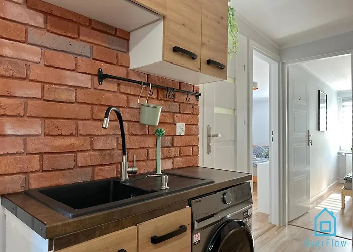 Gogh - 10 Minutes To Old Town & Sea ホームステイ *